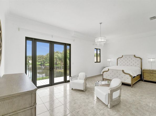 10541 NW 17th St, Plantation FL 33322