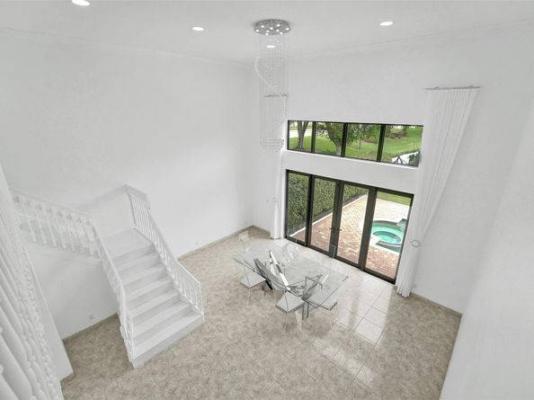 10541 NW 17th St, Plantation FL 33322