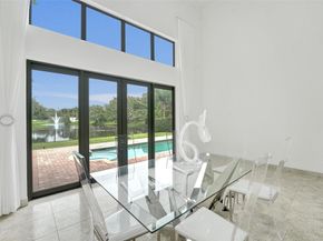 10541 NW 17th St, Plantation FL 33322