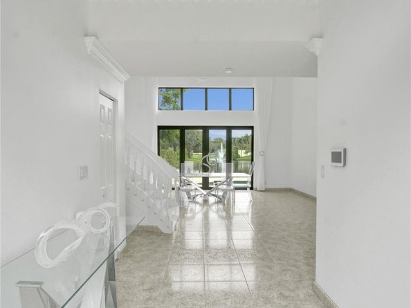 10541 NW 17th St, Plantation FL 33322