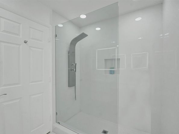 10541 NW 17th St, Plantation FL 33322