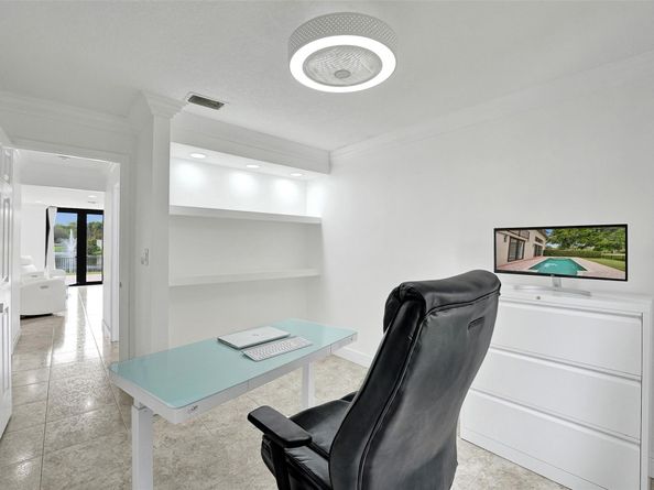 10541 NW 17th St, Plantation FL 33322
