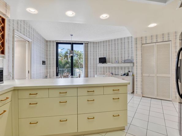 20310 Fairway Oaks Drive 124, Boca Raton FL 33434