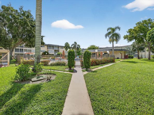 4431 NW 16th Street H207, Lauderhill FL 33313