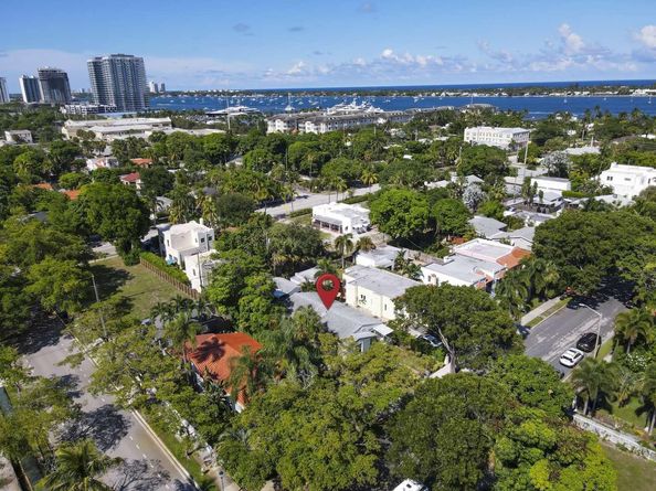 441 35th St, West Palm Beach FL 33407