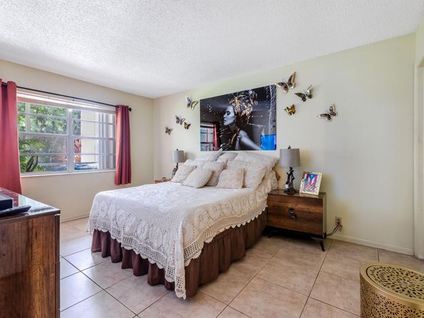 150 Lake Meryl Drive 143, West Palm Beach FL 33411