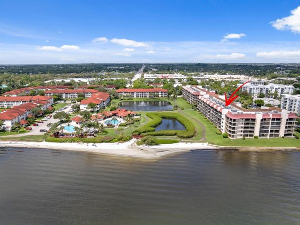 7020 Half Moon Circle 205, Hypoluxo FL 33462