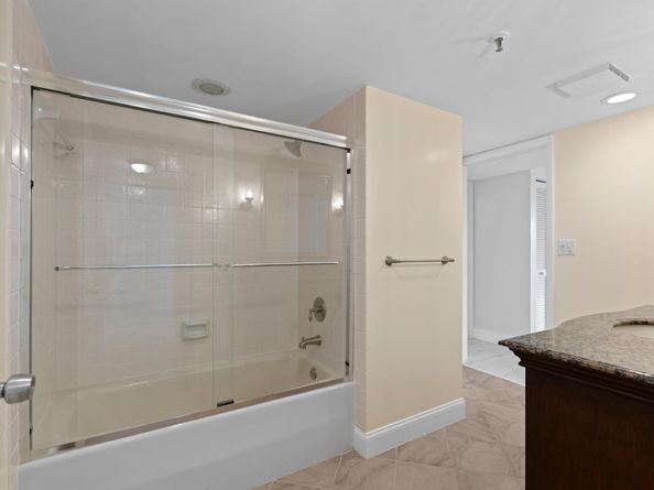 7020 Half Moon Circle 205, Hypoluxo FL 33462