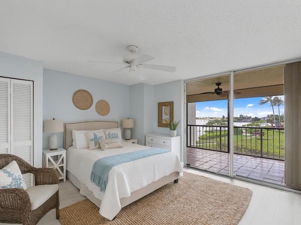 7020 Half Moon Circle 205, Hypoluxo FL 33462