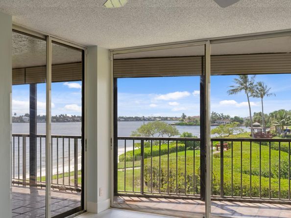 7020 Half Moon Circle 205, Hypoluxo FL 33462