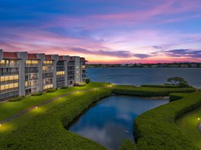 7020 Half Moon Circle 205, Hypoluxo FL 33462