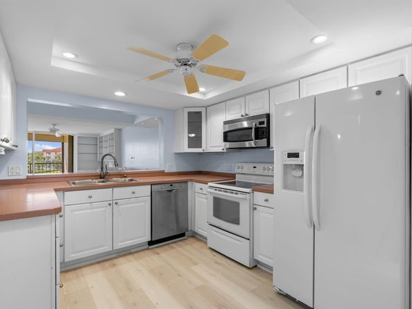 7020 Half Moon Circle 205, Hypoluxo FL 33462