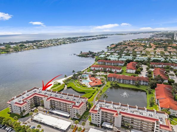 7020 Half Moon Circle 205, Hypoluxo FL 33462