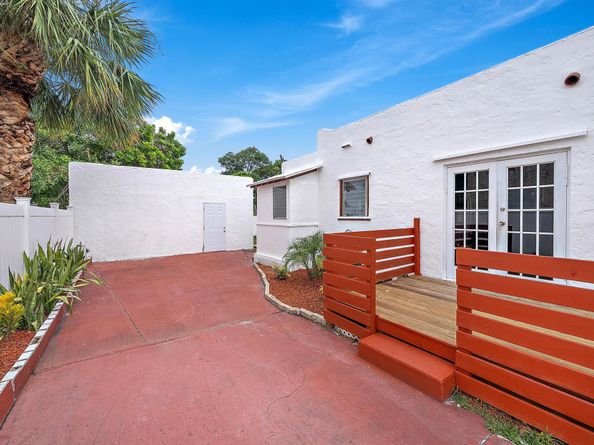 3210 Greenwood Avenue, West Palm Beach FL 33407