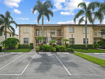 1001- B Pinecrest Circle