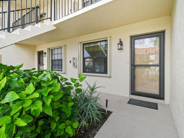 1001- B Pinecrest Circle, Jupiter FL 33458