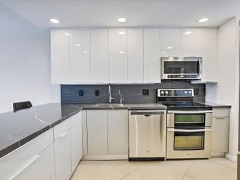 5321 NE 24th Ter
