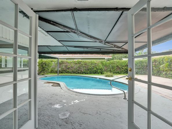 2210 NE 61st Ct, Fort Lauderdale FL 33308