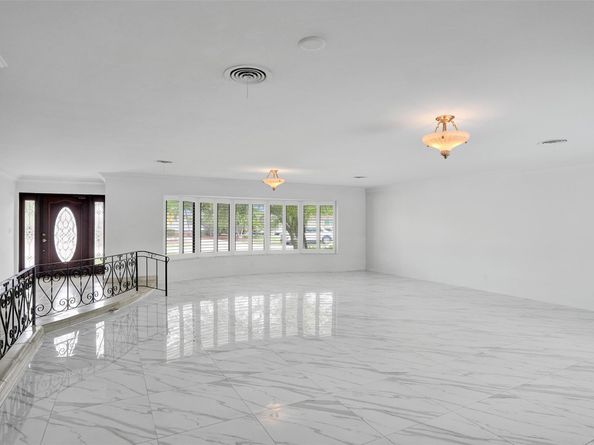 2210 NE 61st Ct, Fort Lauderdale FL 33308