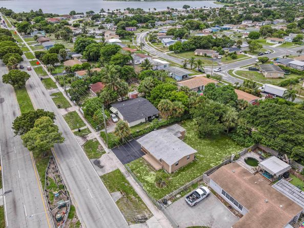 1023 N Australian Avenue, West Palm Beach FL 33401