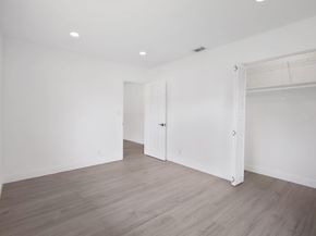 699 NE 40th St, Oakland Park FL 33334