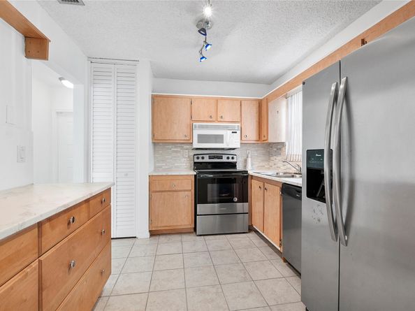 9185 SW 5th St A, Boca Raton FL 33428