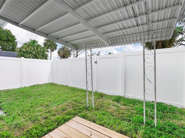 9185 SW 5th St A, Boca Raton FL 33428