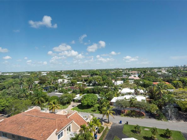 2555 NE 11th St 902, Fort Lauderdale FL 33304