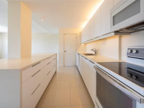 2555 NE 11th St 902, Fort Lauderdale FL 33304