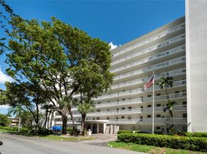 2555 NE 11th St 902, Fort Lauderdale FL 33304