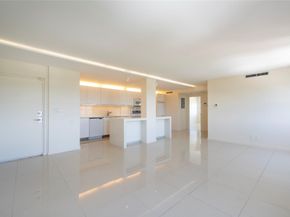 2555 NE 11th St 902, Fort Lauderdale FL 33304