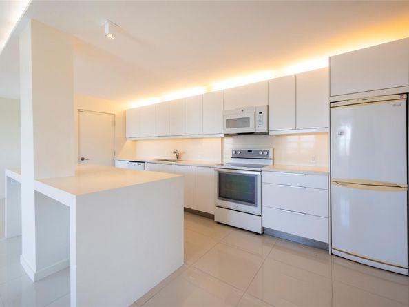 2555 NE 11th St 902, Fort Lauderdale FL 33304