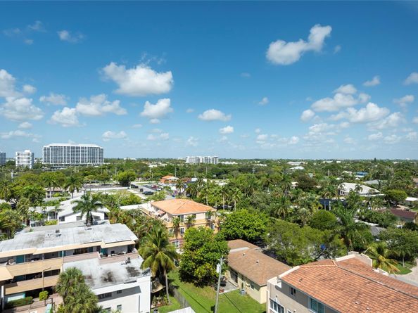 2555 NE 11th St 902, Fort Lauderdale FL 33304