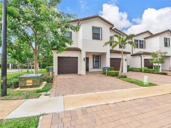 15987 SW 2nd Place, Pembroke Pines FL 33027