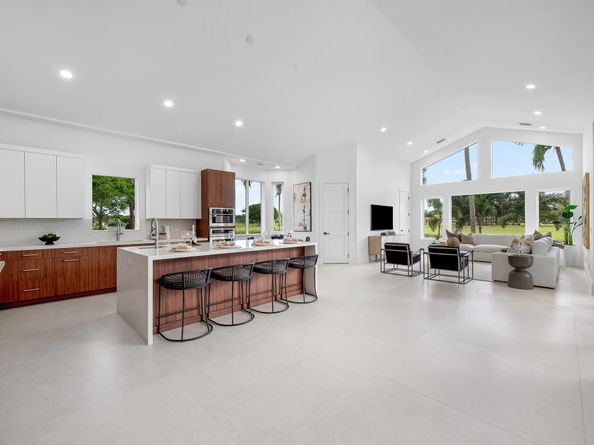 100 Glenbrook Court, Atlantis FL 33462
