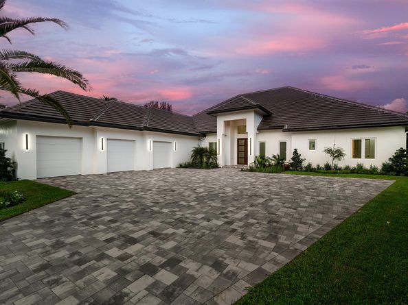 100 Glenbrook Court, Atlantis FL 33462