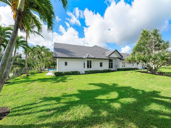 100 Glenbrook Court, Atlantis FL 33462