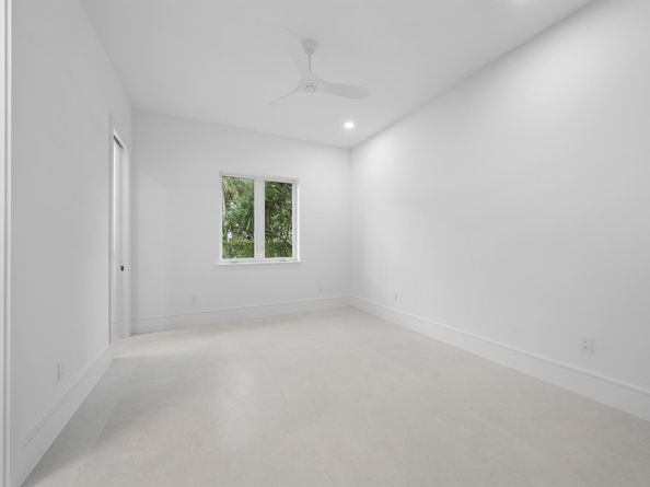 100 Glenbrook Court, Atlantis FL 33462