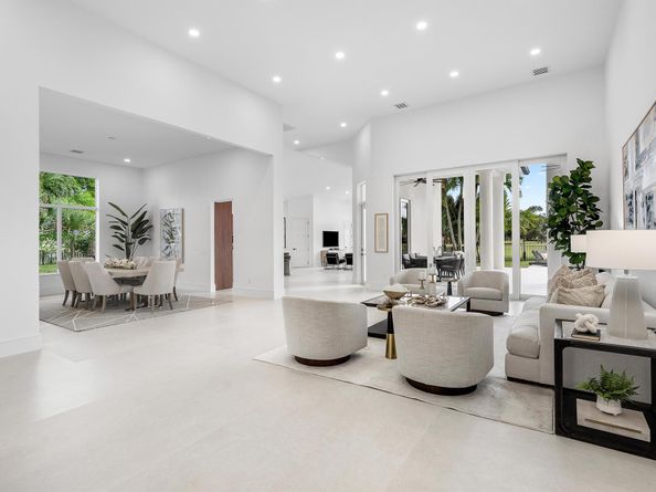 100 Glenbrook Court, Atlantis FL 33462
