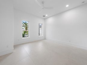 100 Glenbrook Court, Atlantis FL 33462
