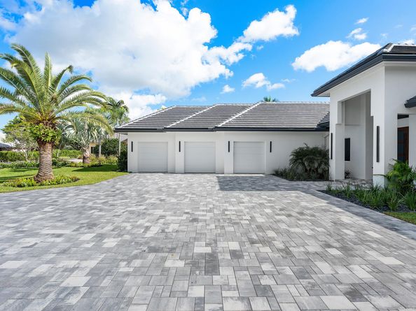 100 Glenbrook Court, Atlantis FL 33462