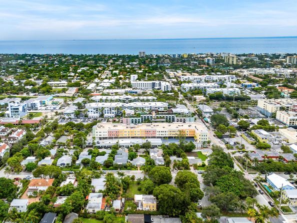200 NE 2nd Avenue 207, Delray Beach FL 33444