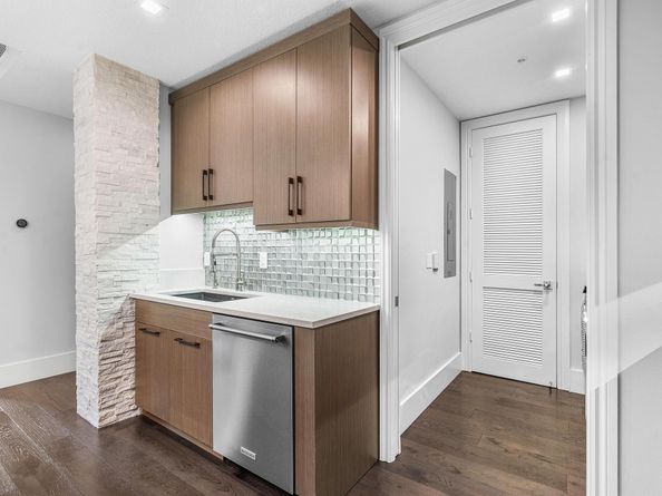 200 NE 2nd Avenue 207, Delray Beach FL 33444