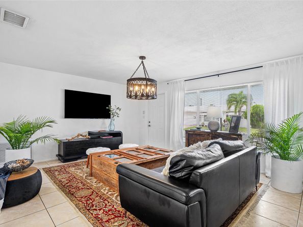 170 NW 27th ST, Pompano Beach FL 33064