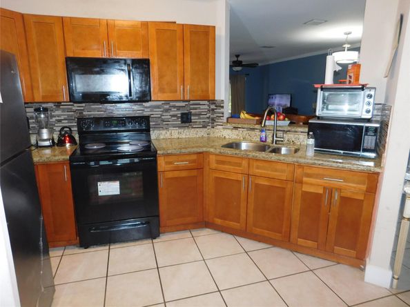 1106 SW 44th Way, Deerfield Beach FL 33442