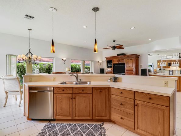 18951 Painted Leaf Court, Jupiter FL 33458