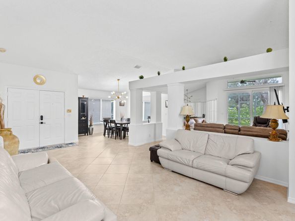 212 Trails End, Greenacres FL 33413