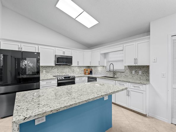 212 Trails End, Greenacres FL 33413