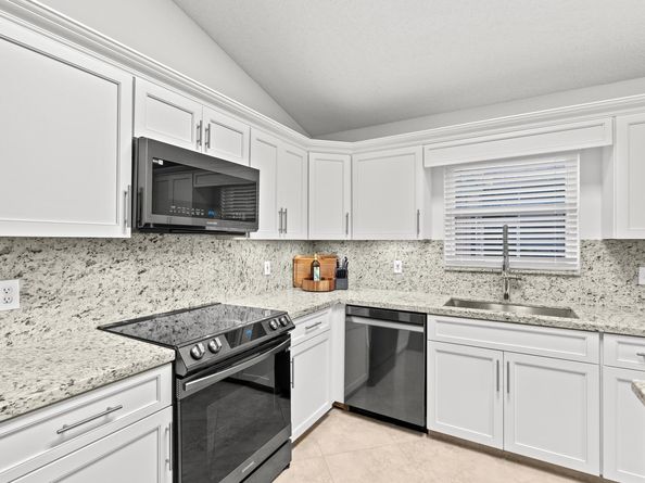212 Trails End, Greenacres FL 33413
