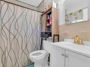 108 SW 2nd St, Deerfield Beach FL 33441